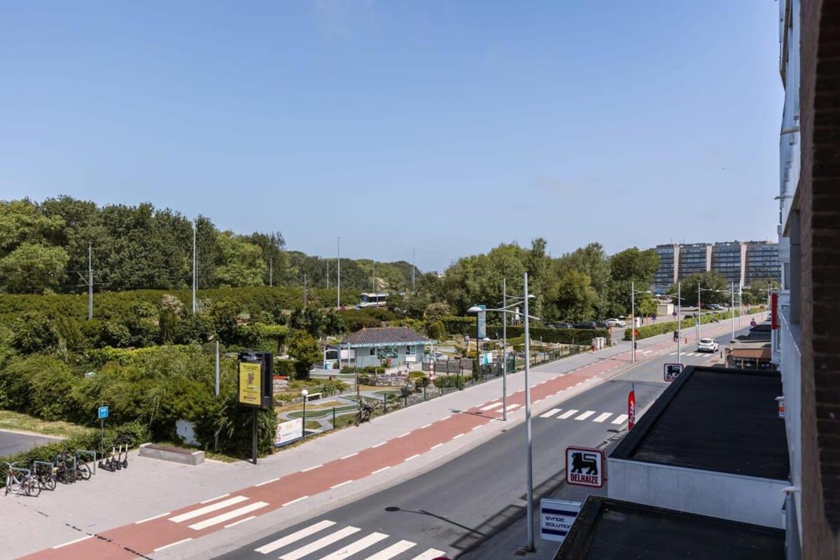 Huswell - Bright Apartment With Parking Near The Beach Bredene Exterior photo